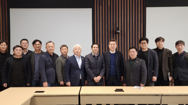 이강덕 포항시장, 백인규 포항시의회 의장 등 포항시 대표단 일행이 바이오콤 캘리포니아의 미구엘 모타(Miguel Motta) 샌디에이고 지부 대표를 만나 지속적인 교류를 약속했다