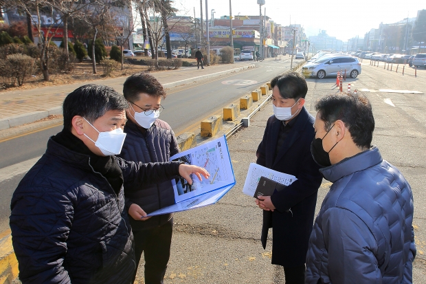 박종효 남동구청장이 현장 점검을 하고 있다.