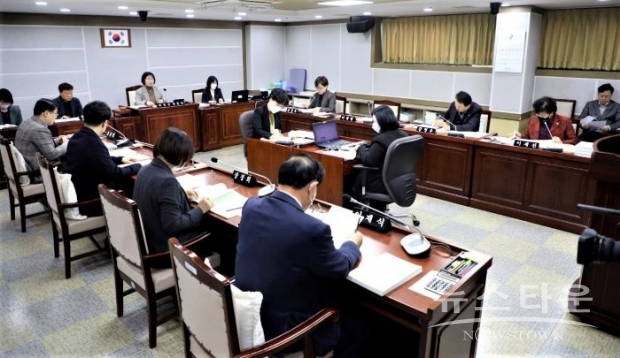 제373회 임시회 중 기획경제위가 조례안 등 7건의 안건을 심사했다. /수원특례시의회