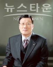 조금세 (전)대통령 자문 교육혁신위원 및 운영위원, 부산교총회장, (현)학교바로세우기 전국연합 회장