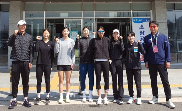 청양군청 육상팀. 사진) 좌측부터 김기덕 감독, 이지호, 임예름, 남인선, 장선영, 한이슬, 이희진, 백광열 선수