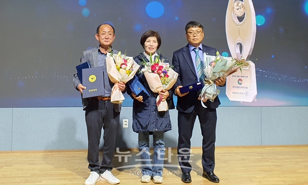 사천시가 4월 3일 창원컨벤션센터에서 열린 제27회 경상남도 농수산물 수출탑 시상식에서 수산물 분야 1개, 농산물 분야 2개 등 모두 3개의 상을 수상하는 영예를 안았다.
