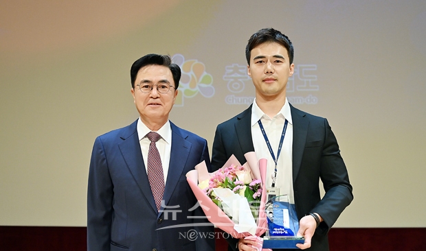 ‘3월 중 이달의 우수직원’에 선정된 기업지원과 박재순 주무관