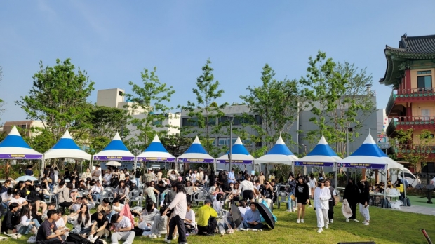 포항시청소년재단 청소년수련관은 20일 청소년문화의집(꿈트리센터) 야외정원에서 청소년어울림마당 개막식을 개최했다.