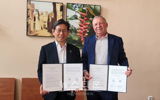 김용찬 총장은 지난 5월 23일 체코 프라하 재정행정대학교에서 보후슬라바센키로바 총장과 글로벌 프로그램 확장을 위한 업무협약을 체결했다.