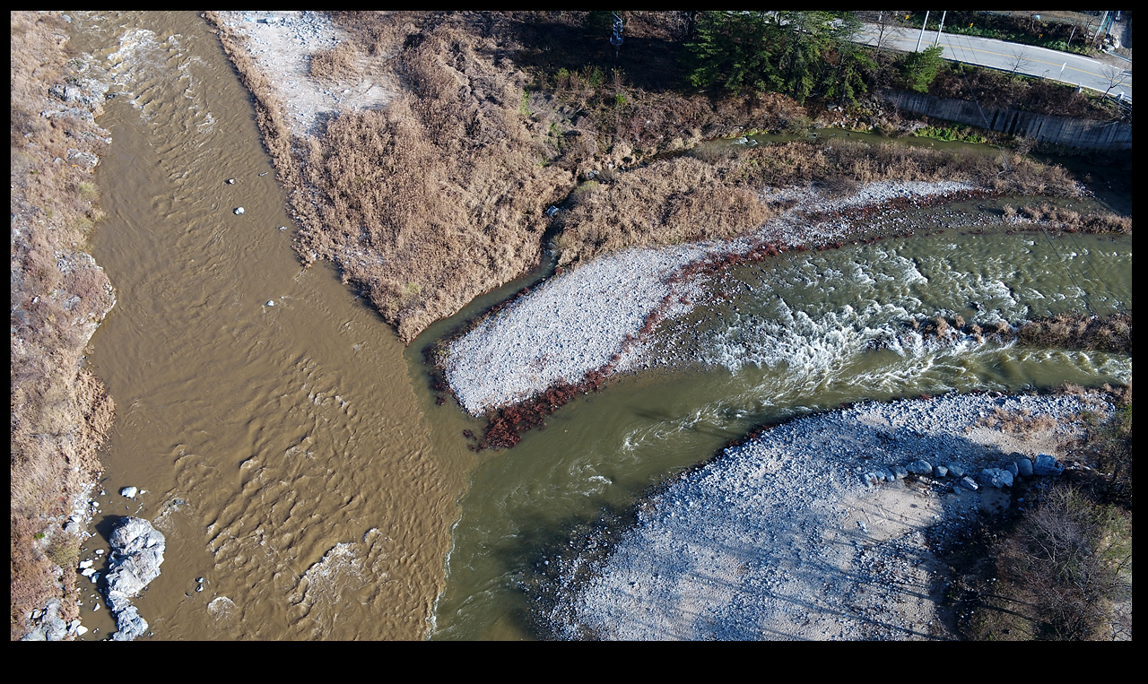 흙탕물유입사항 현장사진 : 인제군 제공