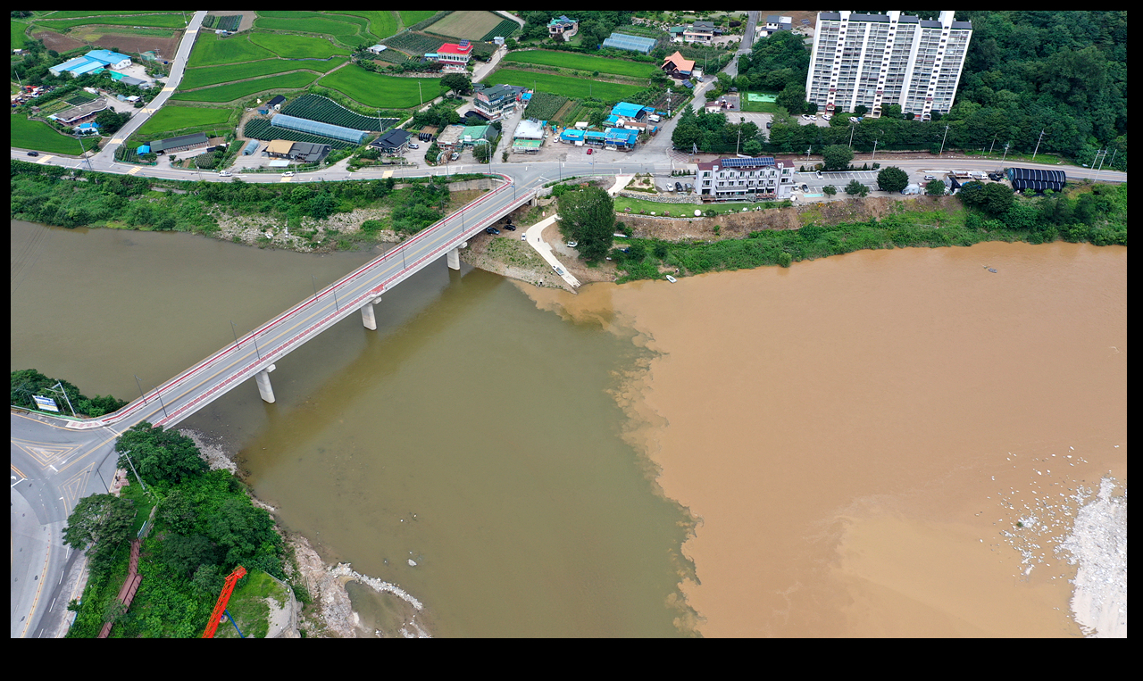 흙탕물유입사항 현장사진 : 인제군 제공