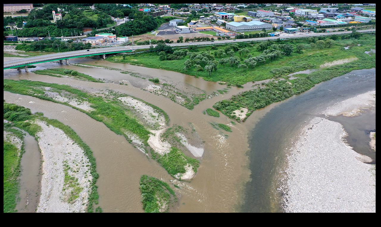 흙탕물유입사항 현장사진 : 인제군 제공
