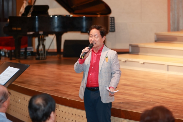 주광덕 시장이 인사말을 하고 있다.