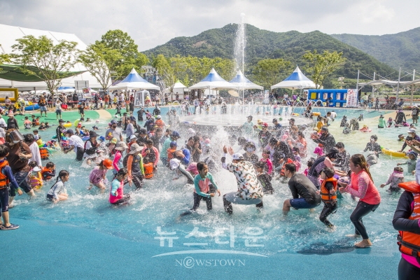 재첩축제 행사 모습