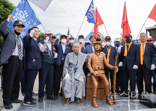 자유의 학도병상 제막식