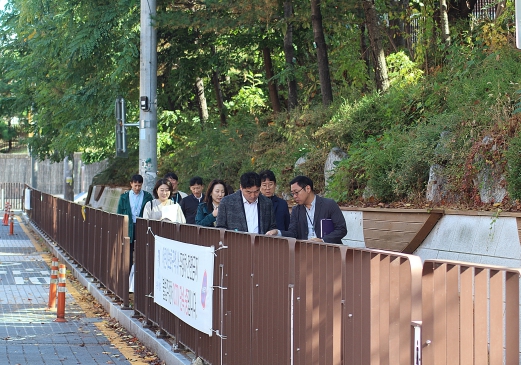 인천시의회 CPTED연구단체, 지난 10월 22일 수원시 안전 골목길 현장 견학 사진