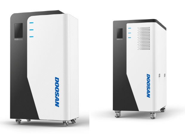 수소를 직접 투입해 운영할 수 있는 1kW급(왼쪽), 10kW급 건물•주택용 수소연료전지 ‘H2-PEMFC’ 시스템