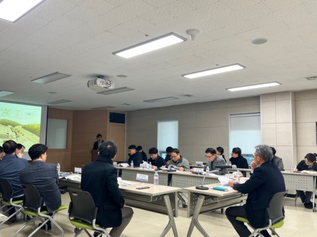 포항시는 15일 ‘환호공원 공영주차타워 설계용역 착수보고회’를 개최했다.