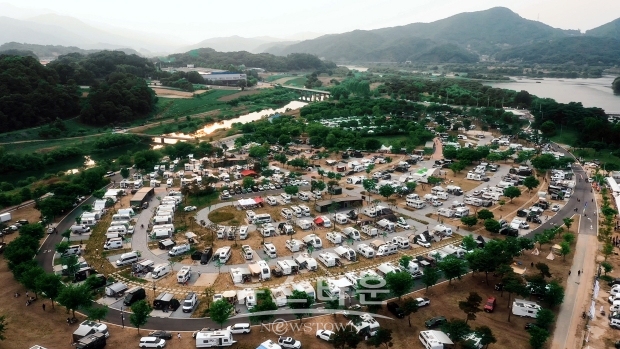 충주시 ‘목계솔밭캠핑장’