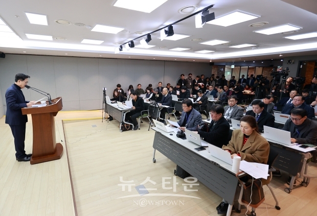 김태흠 충남도지사 서천특화시장 화재 피해 복구 및 피해 상인 지원 기자회견