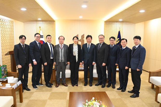 참여자 단체 기념촬영