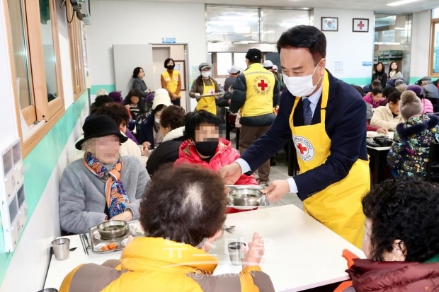 삼천포노인복지관 무료경로식당(박동식 사천시장)