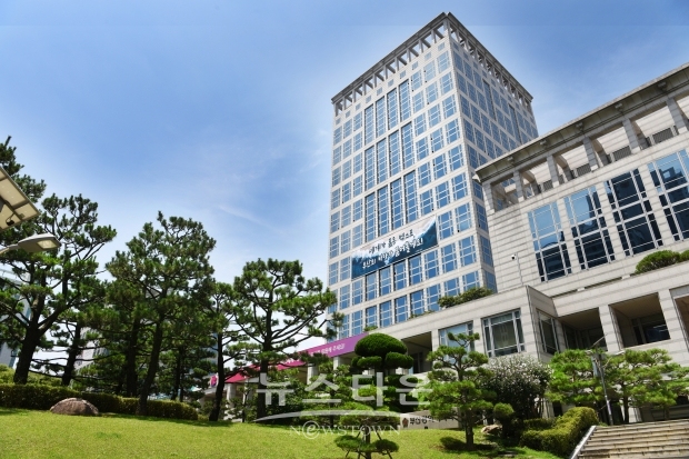 부산시는 전공의 집단행동에 따른 비상진료대책 회의를 개최했다
