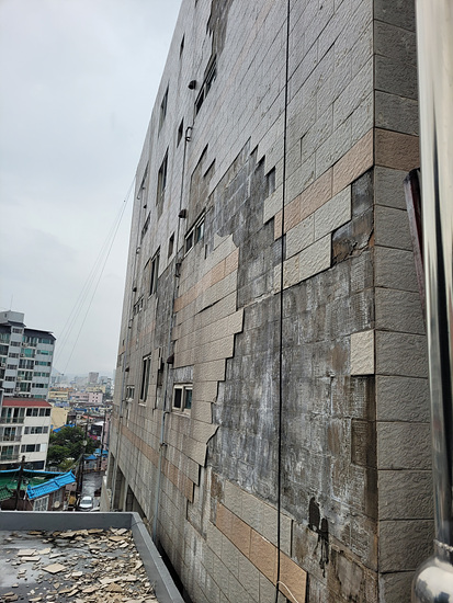 창원시는 공동주택관리 지원사업에 10억원을 투입한다(사진=창원시)