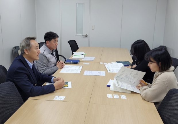 고원학 포항시 환경국장은 지난 11일 정부세종청사 환경부를 방문해 순환이용 정비사업과 관련한 추진 상황을 설명하고, 원활한 사업 추진을 위한 적극적인 지원을 요청했다