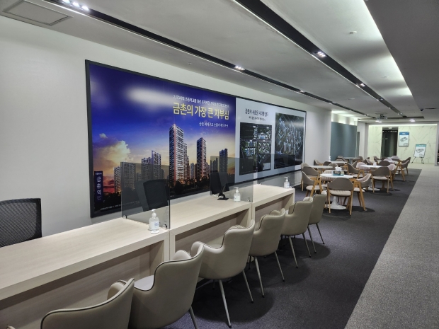 방문한 추진위는 사무실과 홍보관을 유지하며 직원들이 근무하고 있었다.