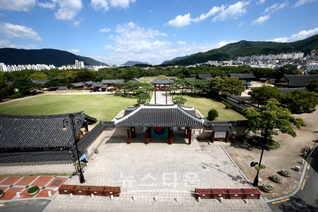 수로왕릉