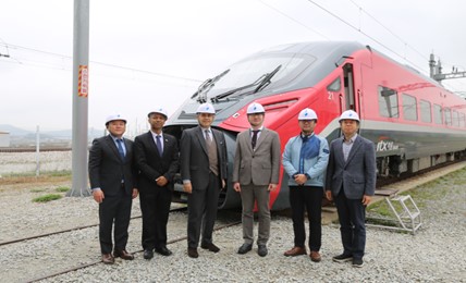 왼쪽에서부터 세번째 도미니카공화국 페데리코 쿠엘로 카밀로 대사, 네번째 다원시스 박병철 부사장