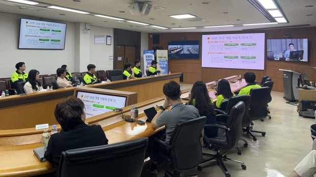 포항시는 29일 ‘포항시 기업 세무 119’ 시책의 하나로 지역 이차전지 소재 기업을 찾아 ‘기업을 위한 지방세 취약 사항 설명회’를 개최했다.