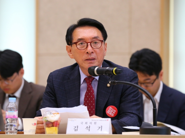 3일 경주시청 내 알천홀에서 국민의힘과 ‘당정협의회’가 개최된 가운데, 김석기 국회의원이 발언하고 있다.