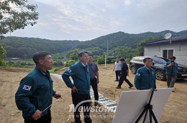 김돈곤 청양군수가 지난 6월 7일 청양군 남양면 온직리 턱골저수지 등 재해복구사업장을 방문하여 복구 완료 및 진행 중인 현장에 대해 점검했다.