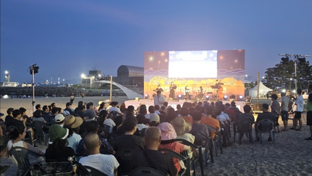 지난 27일, 28일 이틀간 영일대해수욕장 일원에서 개최된 ‘제8회 영일대 샌드페스티벌’ 개막, 공연 사진.