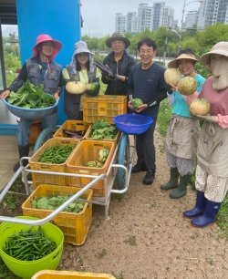 노숙인 무료급식소인 꽃동네회관 채소 기부활동 사진