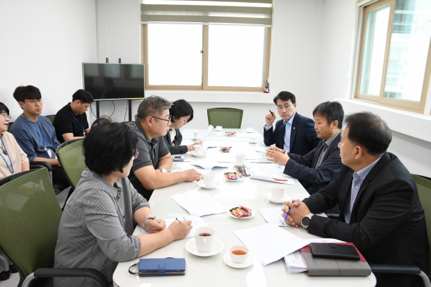 미추홀구의회 4층 회의실 간담회 사진