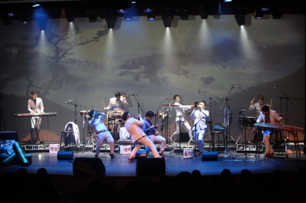 어쿠스틱 앙상블 재비 공연 모습