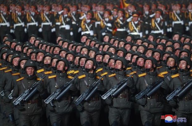 북한군의 군사 퍼레이드 장면 / 사진=KCNA SNS 캡처