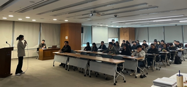 포항시는 19일 시청 소회의실에서 중대시민재해 담당자 대상으로 중대재해 예방 교육을 실시했다.
