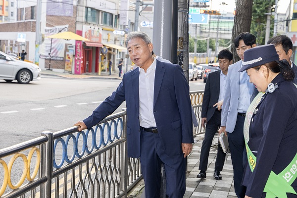 윤환구청장 어린이 통학로 현장 점감