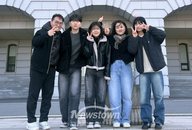 호서대학교 동물보건복지학과 김충현 지도교수와 집필 학생들