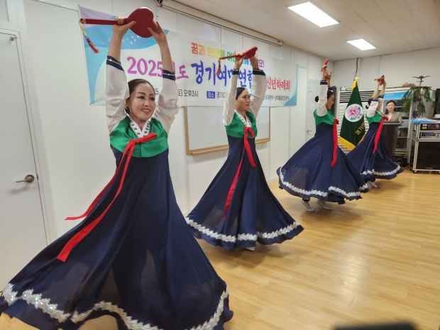 이대형 사)인천광역시자원봉사센터 이사장이 축사를 하고 있다.