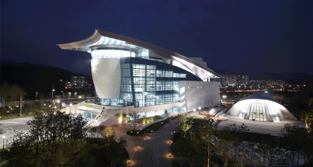 예술의전당 야간 전경