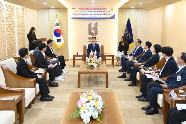 조용익 부천시장과 발렌수엘라시 방문단 면담