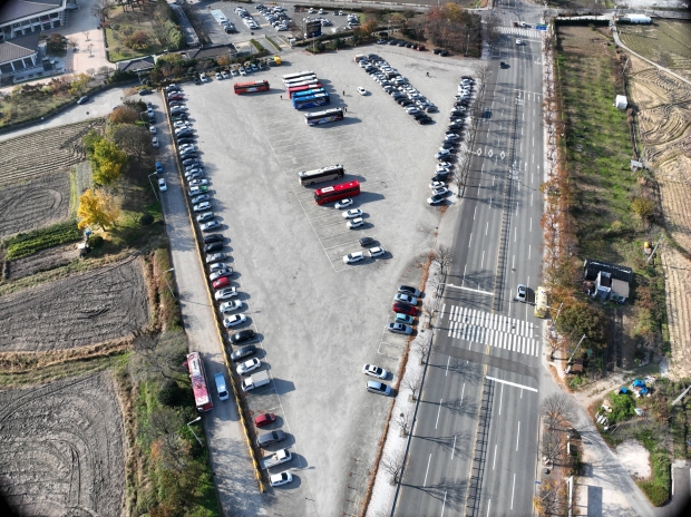 경주박물관 동측 월성 주차장 전경