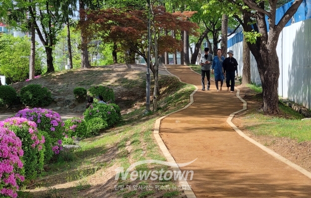 남양공원 맨발 걷기길