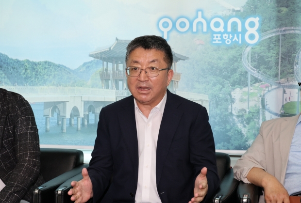 20일 장상길 포항시 부시장은 포항 촉발지진 정신적 손해배상 항소심 판결과 관련해 포항시가 시민 권익 보호를 위해 가능한 모든 조치를 취할 것이라는 대응 계획을 발표했다.