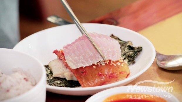 홍어 삼합. 죽어도 맛은 봐야 !/ 사진=나주시청 제공