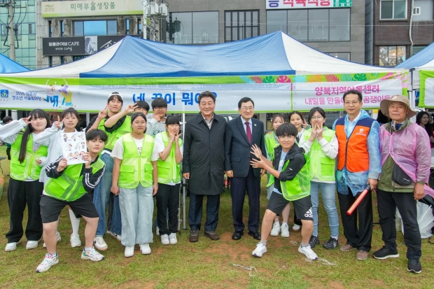 경주시는 지난 24일 봉황대 광장에서 제27회 청소년 화랑문화제&청소년어울림마당을 성황리에 개최했다