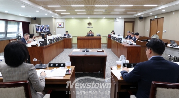 충청남도의회 행정문화위원회  충남도 공보관 2024 회계연도 결산안 심사
