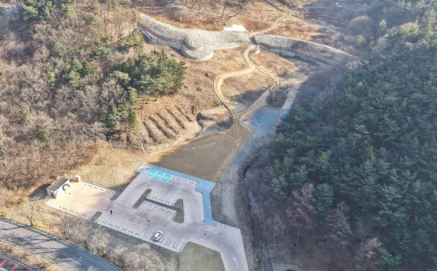 경주시 보문동에 위치한 명활성 북문지 일대 전경. 이 일대에 경관조명 설치 등 야간 경관 개선 사업을 추진 중이다
