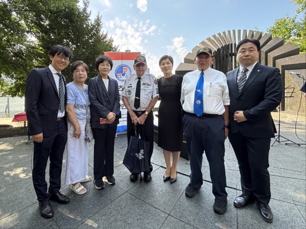 포항시는 지난 22일(현지시간) 주뉴욕총영사관을 방문해 ‘포항 무궁화길 보존관리 발대식’에 참석했다.